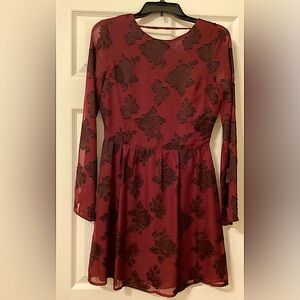 Dillards Sugarlips, Size XS, Maroon/Black